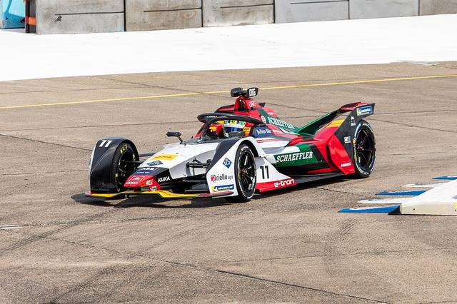 F1赛车新赛季前瞻：格局变化与潜在黑马（职业联赛视角）